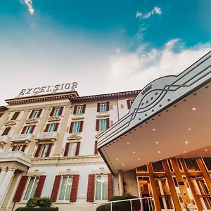 4* Otel Grand Excelsior